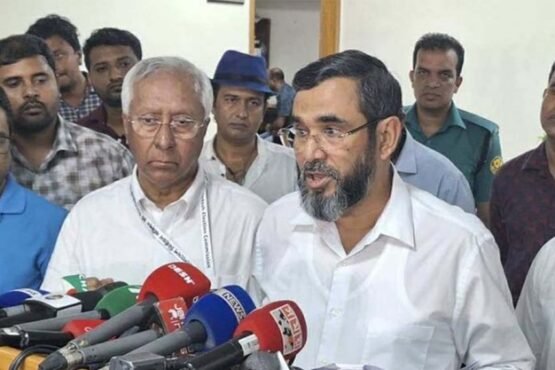 অনলাইনে মনোনয়নপত্র দাখিলের বিধান বাতিল হচ্ছে: ইসি সানাউল্লাহ