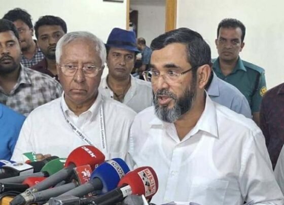 অনলাইনে মনোনয়নপত্র দাখিলের বিধান বাতিল হচ্ছে: ইসি সানাউল্লাহ