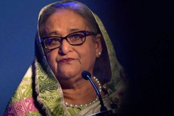 হাসিনাসহ ২৮৬ জনের দেশত্যাগে নিষেধাজ্ঞা