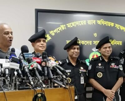 দুর্গাপূজা ঘিরে পাশের দেশ মিথ্যাচার করছে: স্বরাষ্ট্র উপদেষ্টা