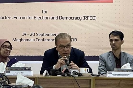 সরকার পক্ষপাতিত্ব করলে সুষ্ঠু নির্বাচন সম্ভব নয়: ইফতেখারুজ্জামান