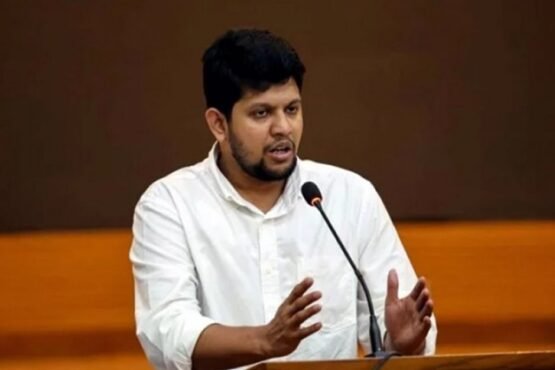 কখন নেমে যাই, দুই মাস ধরে অনিশ্চয়তার মধ্যে আছি: তথ্য উপদেষ্টা