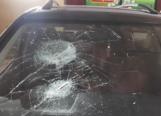 গভীর রাতে কাদের সিদ্দিকীর বাসায় ভাঙচুর