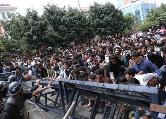 নেপালে বিক্ষোভে নিহতের সংখ্যা বেড়ে ৭২