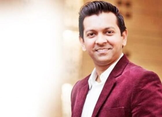 অভিনয়ের পর এবার গানবাজনা থেকেও নিজেকে গুটিয়ে নেওয়ার আভাস তাহসানের