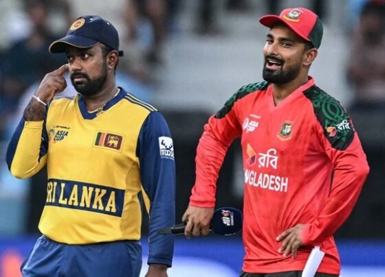 টস জিতে বোলিংয়ে বাংলাদেশ