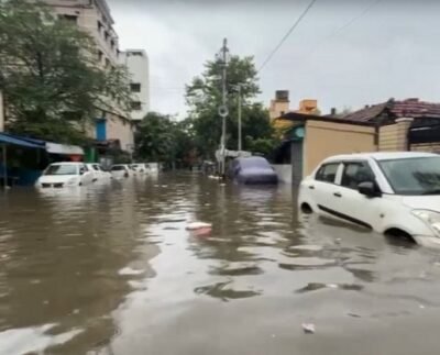 কলকাতায় ভারী বৃষ্টিতে বন‍্যা, ৮ জনের মৃত্যু