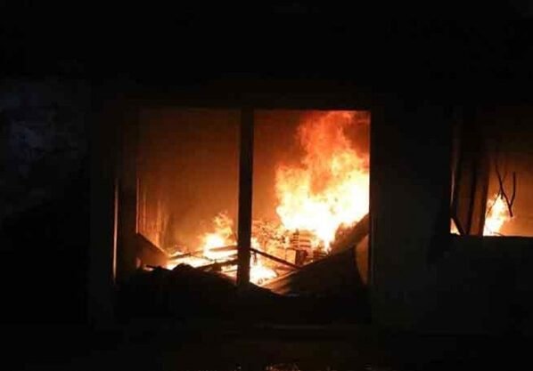 জাতীয় পার্টির কেন্দ্রীয় কার্যালয়ে আবারও হামলা-আগুন, পরিস্থিতি থমথমে 