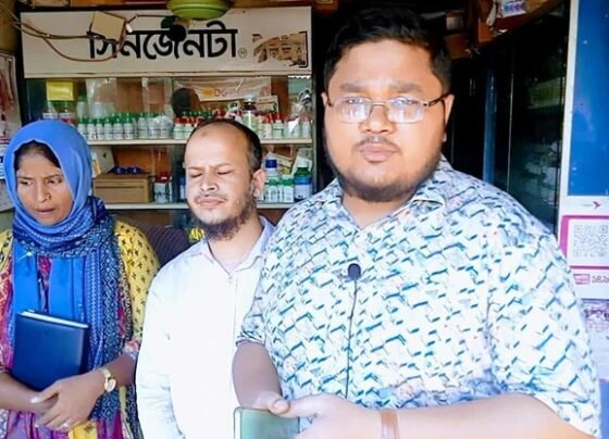 পলাশবাড়ীতে সার ডিলারকে ভ্রাম্যমাণ আদালতে ৩ হাজার টাকা জরিমানা