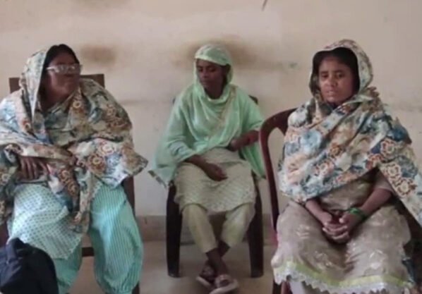 মুজিবনগরের দারিয়াপুর সীমান্তে মা ও দুই মেয়ে পুশইন