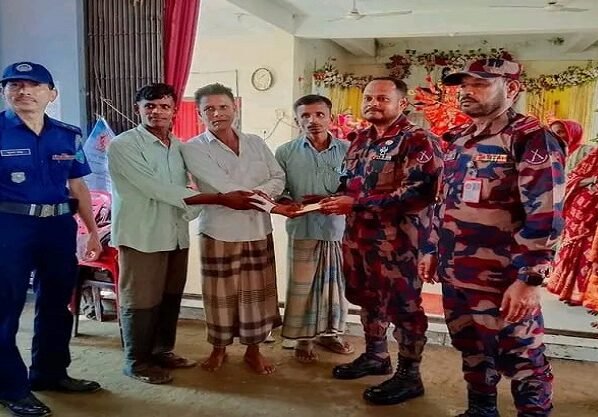 ৫৭ বিজিবি কর্তৃক আলীকদম উপজেলায় বিভিন্ন পূজামন্ডপে আর্থিক অনুদান প্রদান