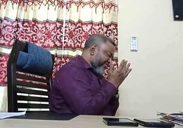 আল্লাহকে দেখার দাবি, মহিলা বিষয়ক কর্মকর্তার ভিডিও ভাইরাল- মুসল্লিদের ক্ষোভ, গ্রেপ্তারের দাবি