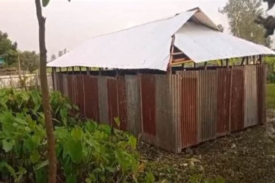 গাইবান্ধায় প্রবাসীর জায়গা দখলের পাঁয়তারা- প্রশাসনের হস্তক্ষেপ কামনা ভুক্তভোগীর