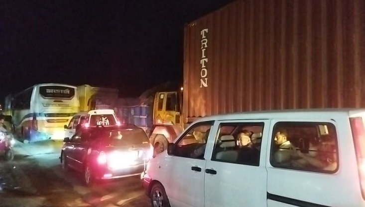 ঢাকা-সিলেট মহাসড়কে ভয়াবহ যানজট, ভোগান্তিতে যাত্রীরা