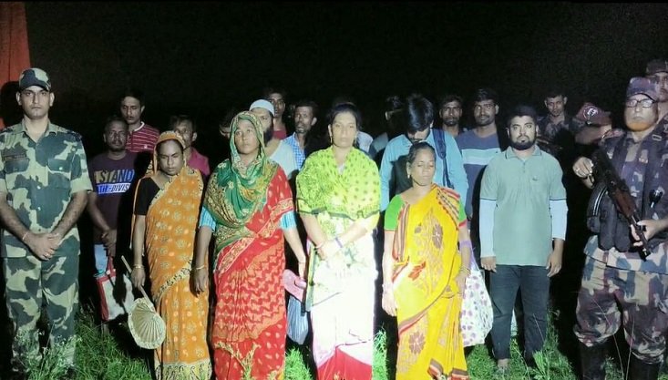 মেহেরপুর সিমান্তে পতাকা বৈঠকের মাধ্যমে ১৮ জন বাংলাদেশিকে ফেরত