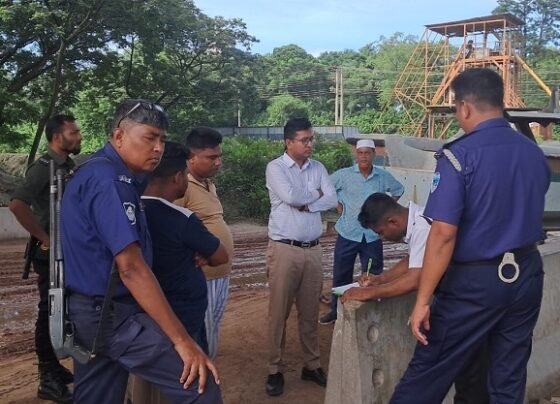 মেঘনা নদীতে অবৈধ বালি উত্তোলনে দু’জনের কারাদণ্ড, ৫ ড্রেজার-বাল্কহেড জব্দ