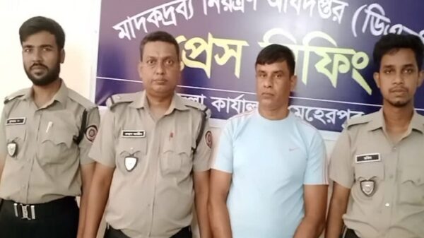 মেহেরপুরে হেরোইনসহ সাবেক সেনাসদস্য আটক