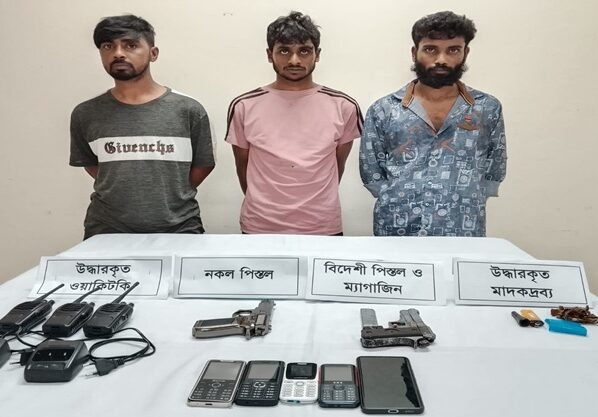 মেহেরপুরে বিদেশি অস্ত্র ও ওয়াকিটকিসহ আটক-৩
