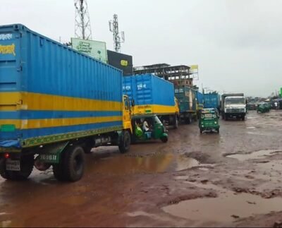 ঢাকা-সিলেট ও কুমিল্লা-সিলেট মহাসড়কে নির্মাণকাজ ধীরগতি, চরম ভোগান্তিতে যাত্রীরা