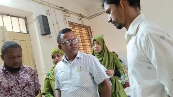 ধর্ষণের শিকার শিশুর বাবার সাথে অশালীন আচরণ, হাসপাতালের আরএমও’র কুরুচিপূর্ণ ভিডিও ভাইরাল
