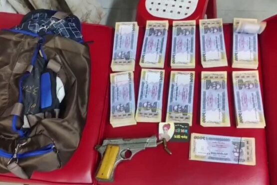 ব্রাহ্মণবাড়িয়ায় বিপুল পরিমাণ জাল টাকা সহ অস্ত্র ও গুলি উদ্ধার, তিন নারী আটক