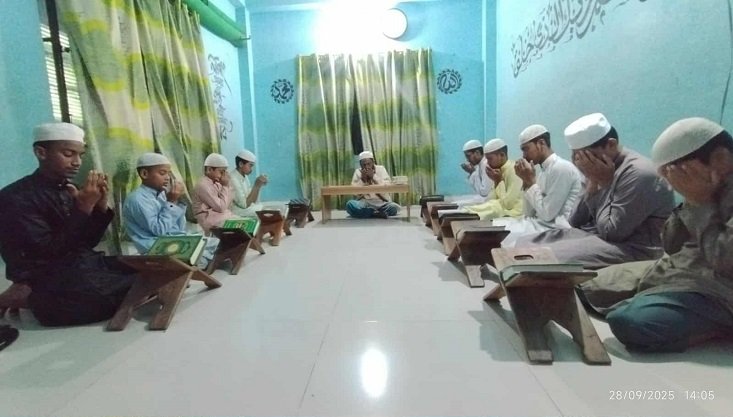 ওয়ান নিউজ বিডি ২৪ সম্পাদক লিওনের মায়ের রোগমুক্তি কামনায় ব্রাহ্মণবাড়িয়ায় দোয়া মাহফিল