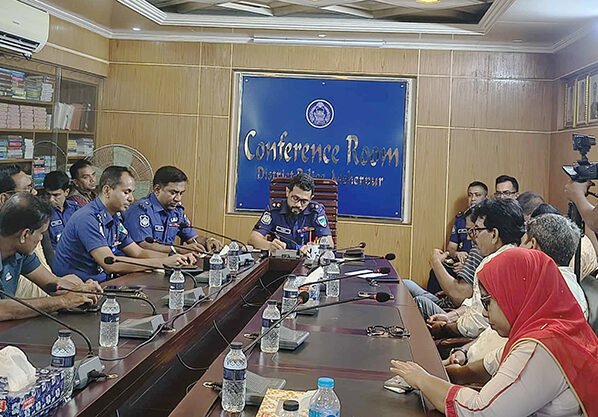 মেহেরপুরে নবাগত পুলিশ সুপারের সাথে সাংবাদিকদের মতবিনিময়