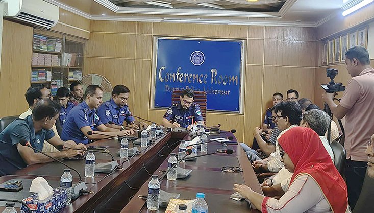 মেহেরপুরে নবাগত পুলিশ সুপারের সাথে সাংবাদিকদের মতবিনিময়