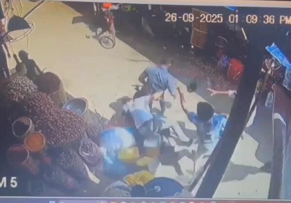 ব্রাহ্মণবাড়িয়ায় আনন্দ বাজারে চাউলের দোকানে হামলা, ব্যবসায়ী গুরুতর আহত