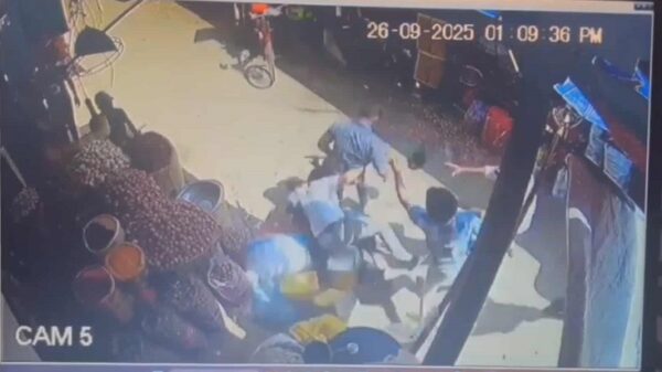 ব্রাহ্মণবাড়িয়ায় আনন্দ বাজারে চাউলের দোকানে হামলা, ব্যবসায়ী গুরুতর আহত