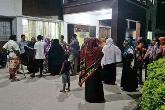 গ্রাহকের ৩ কোটি টাকা নিয়ে উধাও এনজিও পরিচালক, ৫ কর্মকর্তা আটক