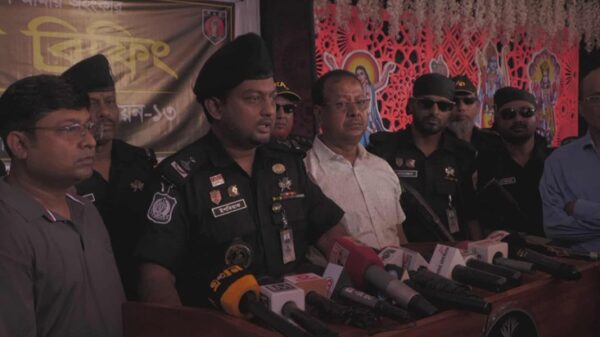 পঞ্চগড়ে দুর্গাউৎসবে উপলক্ষে অপ্রীতিকর এড়াতে র‍্যাব-১৩ এর কড়া নিরাপত্তা পরিস্থিতি