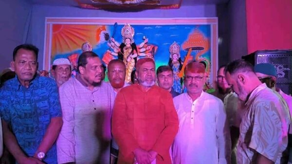টাঙ্গাইলে বিভিন্ন পূজামণ্ডপ পরিদর্শন সাবেক সংসদ সদস্য আবুল কালাম আজাদ