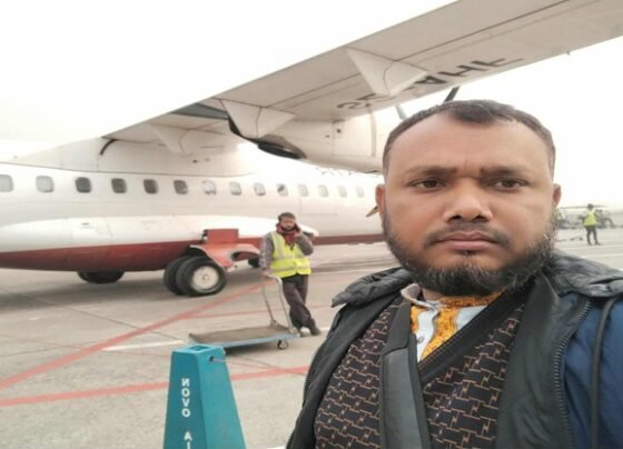 অধ্যক্ষ মোজাম্মেল মাদরাসায় আসেন আর স্বাক্ষর করে চলে যান