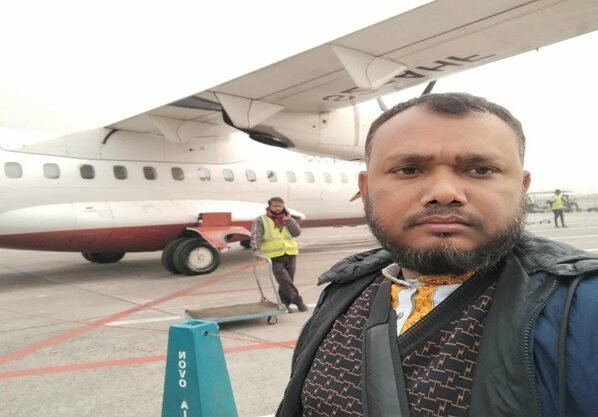 অধ্যক্ষ মোজাম্মেল মাদরাসায় আসেন আর স্বাক্ষর করে চলে যান