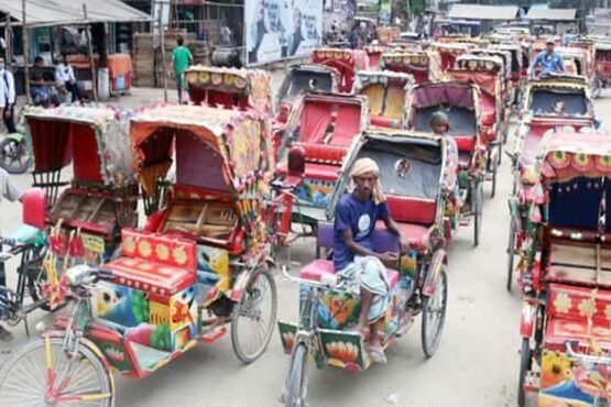 ঢাকা ও গ্ৰামে দাপিয়ে বেড়াচ্ছে ব্যাটারি চালিত অটো রিকশা