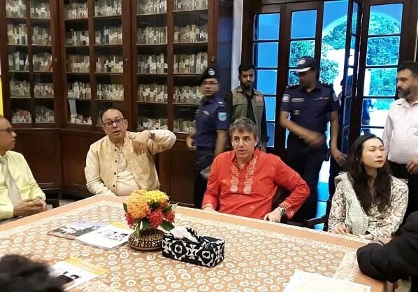 মির্জাপুরে সুইডেন হাই কমিশনারের পূজা মন্ডপ পরিদর্শন