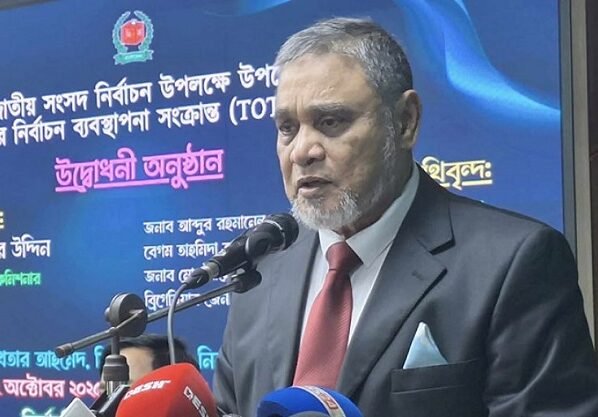 নির্বাচনের কাজ আইনসম্মতভাবে হবে, চাপের কাছে নতি স্বীকার নয়: সিইসি