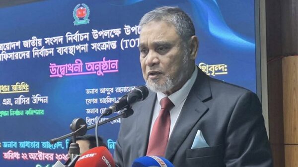 নির্বাচনের কাজ আইনসম্মতভাবে হবে, চাপের কাছে নতি স্বীকার নয়: সিইসি