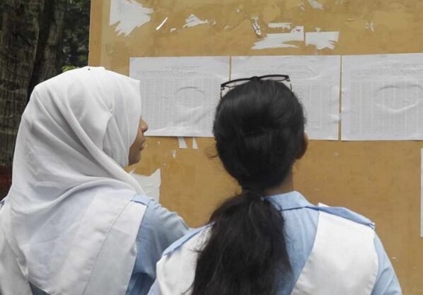 এইচএসসিতে ফেল করেছেন সাড়ে ৪ লাখ শিক্ষার্থী