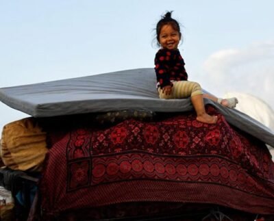 ইসরায়েলি সেনা প্রত্যাহার শুরু, ধ্বংসস্তূপে ফিরছে গাজার মানুষ