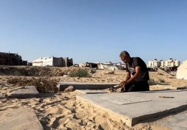 গাজায় এখন কবরস্থানই বেঁচে থাকা মানুষের শেষ আশ্রয়