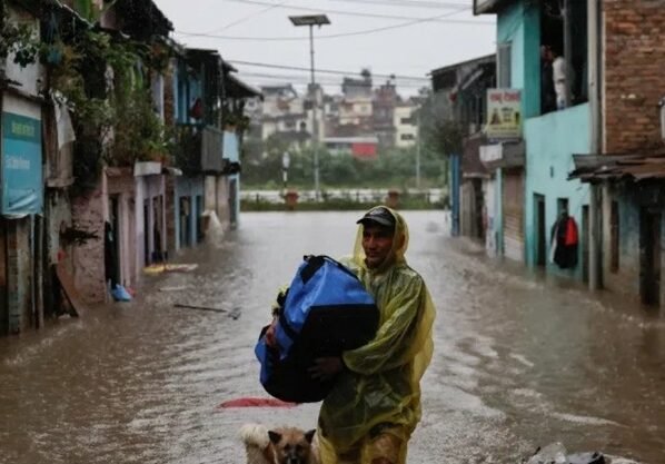 নেপালে পাহাড় ধস ও আকস্মিক বন্যা, নিহত ৪৭