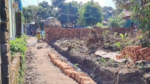 ব্রাহ্মণবাড়িয়ায় আদালতের নিষেধাজ্ঞা অমান্য করে নির্মাণকাজ!
