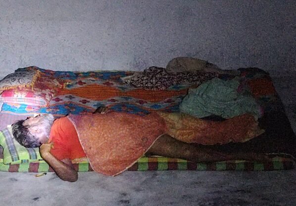 গাংনীতে তালাবদ্ধ গোডাউন থেকে কাঠমিস্ত্রির মরদেহ উদ্ধার, দুই সহযোগী নিখোঁজ