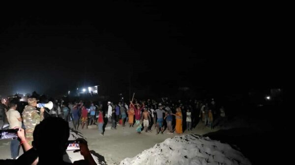 টর্চের আলোয় মহাসড়কে তাণ্ডব-ব্রাহ্মণবাড়িয়ায় দুই গোষ্ঠীর রক্তক্ষয়ী সংঘর্ষ, আহত-৩০