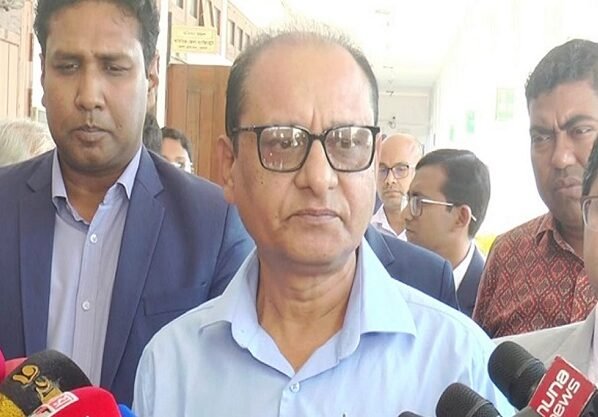 জানুয়ারির শুরুতে সব প্রাথমিক বই শিক্ষার্থীদের হাতে পৌঁছাবে: উপদেষ্টা