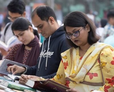 জাতীয় নির্বাচনের ফাঁদে আটকে রয়েছে অমর একুশে বইমেলা