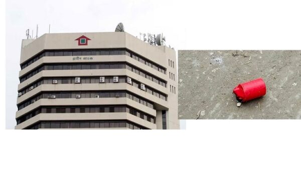 গ্রামীণ ব্যাংকের প্রধান কার্যালয়ের সামনে ককটেল বিস্ফোরণ