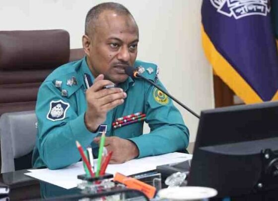 সন্ত্রাসীকে দেখা মাত্রই ব্রাশফায়ারের নির্দেশ সিএমপি কমিশনারের